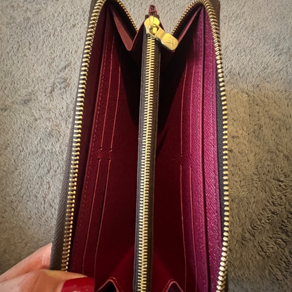 LV wallet - Picture 11 of 11